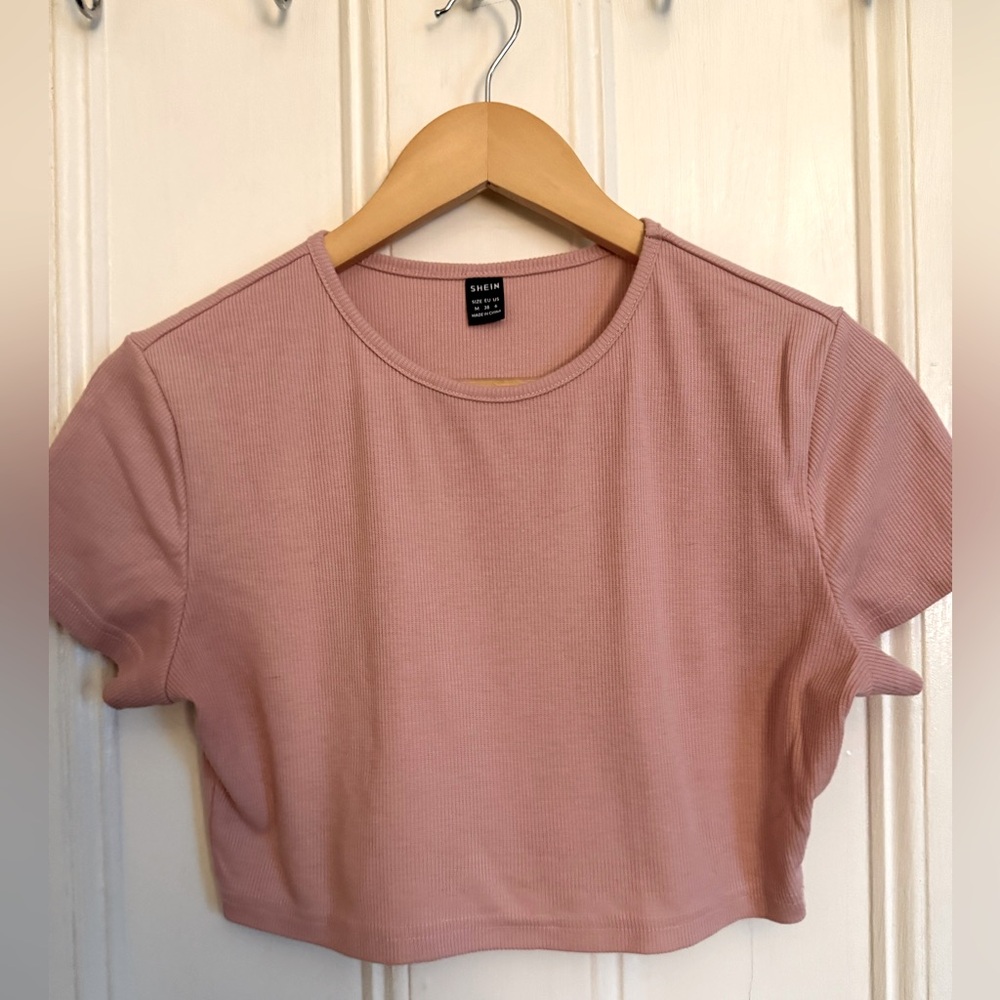 SHEIN - Pink Cropped Ribbed Tee